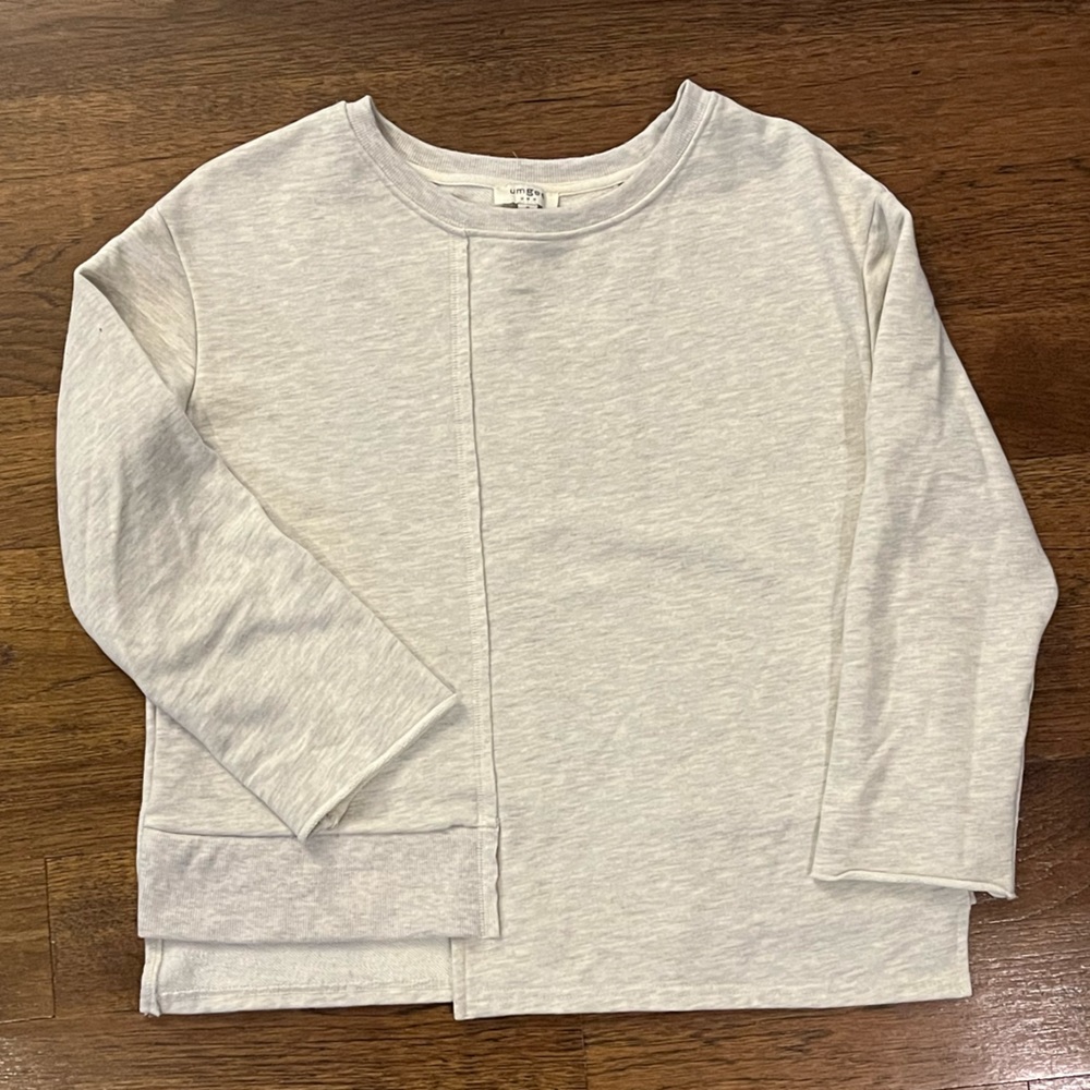 Umgee French Terry step hem top Small Oatmeal color
